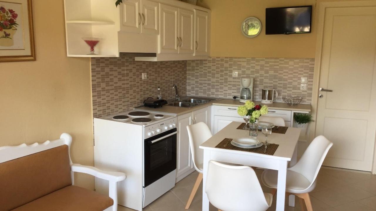 Villa Tina Country Beach Apartments 아카라비 외부 사진