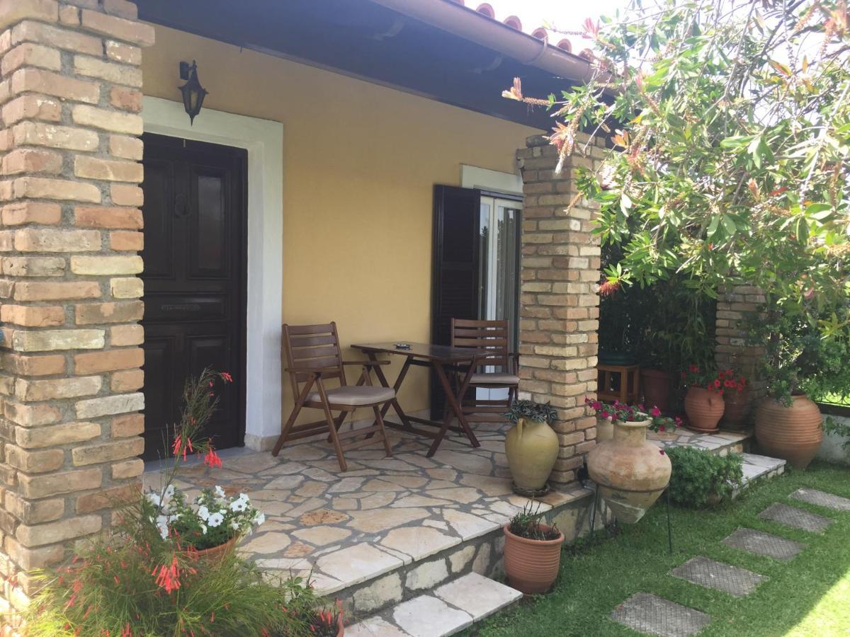 Villa Tina Country Beach Apartments 아카라비 외부 사진