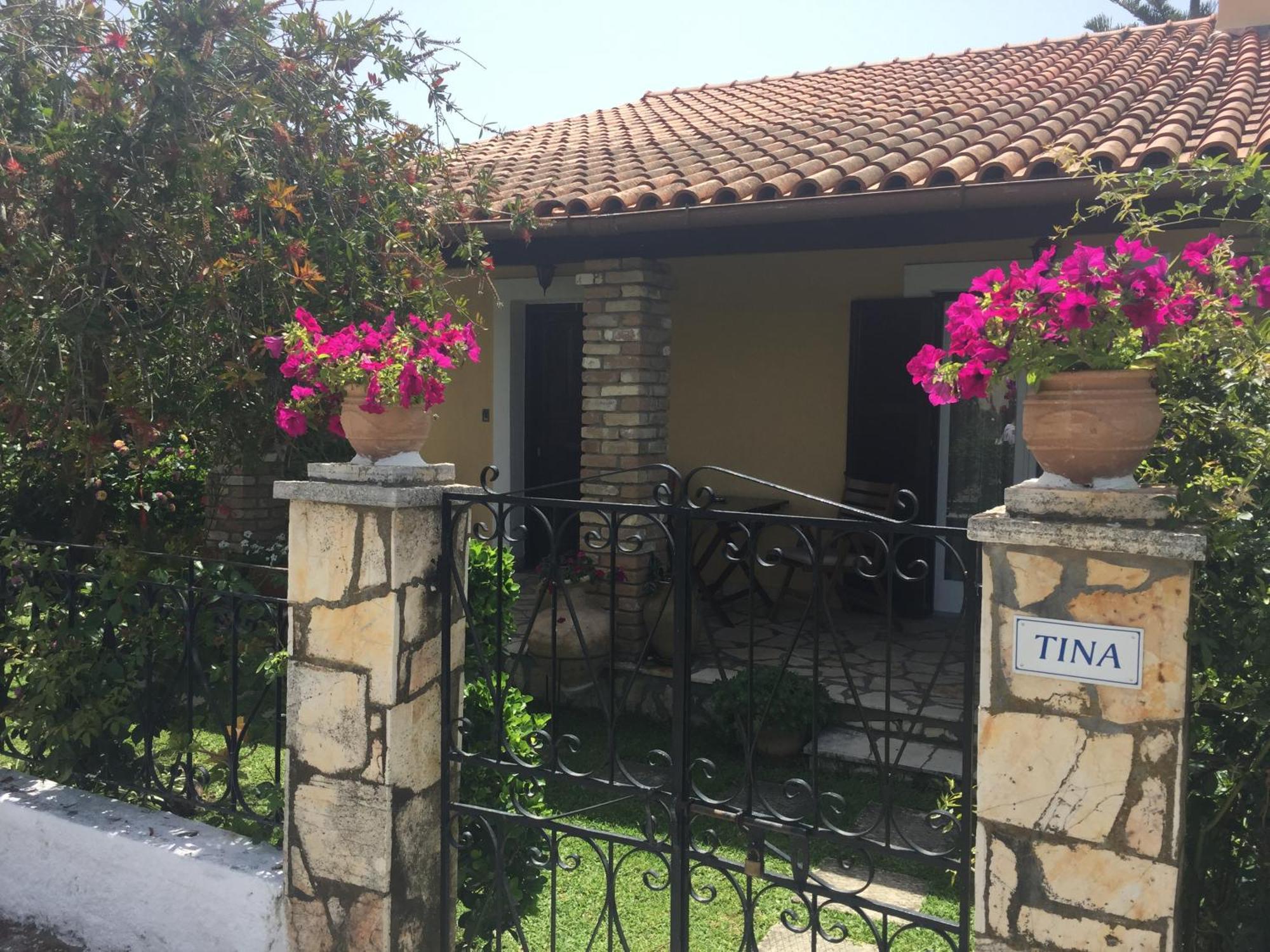 Villa Tina Country Beach Apartments 아카라비 객실 사진